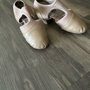 Capezio Pedini Femme Dance Shoes for Women